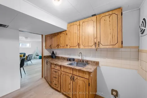 6 Munford Crescent Toronto ON M4B 1C1