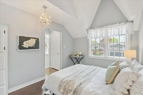 1870 Woodview Avenue Pickering ON L1V 1L6