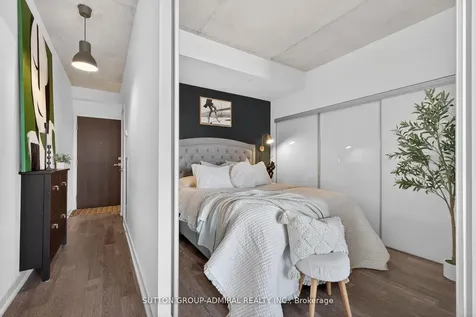 1190 Dundas Street E Toronto ON M4M 0C5