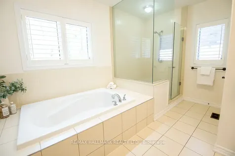566 Maitland Drive Pickering ON L1W 0A8