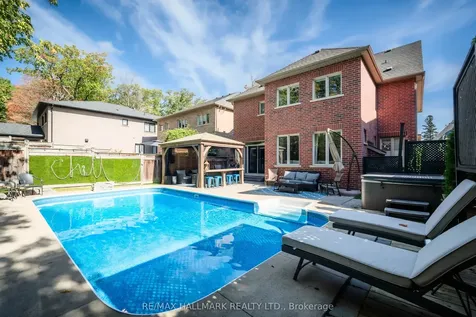 566 Maitland Drive Pickering ON L1W 0A8
