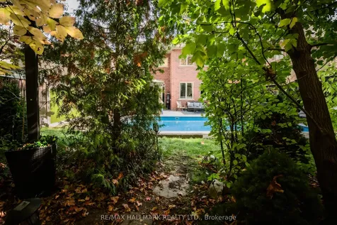 566 Maitland Drive Pickering ON L1W 0A8