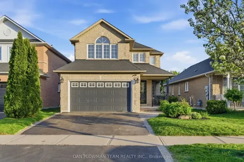 7 Treen Crescent Whitby ON L1R 3C7