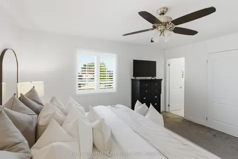 7 Treen Crescent Whitby ON L1R 3C7