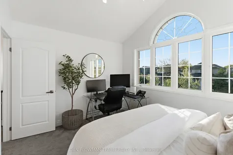 7 Treen Crescent Whitby ON L1R 3C7