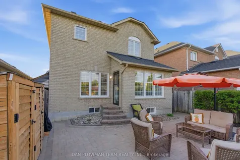 7 Treen Crescent Whitby ON L1R 3C7