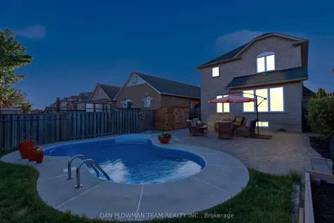 7 Treen Crescent Whitby ON L1R 3C7