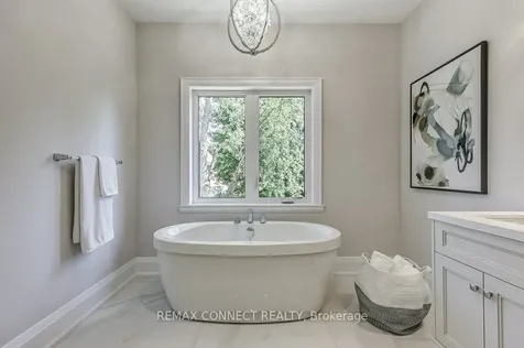 389 Rosebank Road Pickering ON L1W 2N3