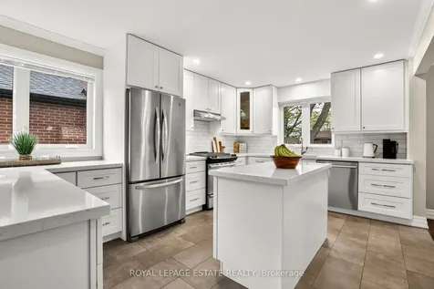16 Elkwood Drive Toronto ON M1C 2C1