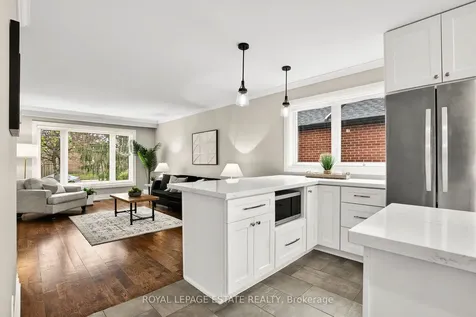 16 Elkwood Drive Toronto ON M1C 2C1