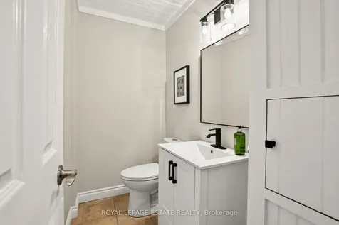 16 Elkwood Drive Toronto ON M1C 2C1