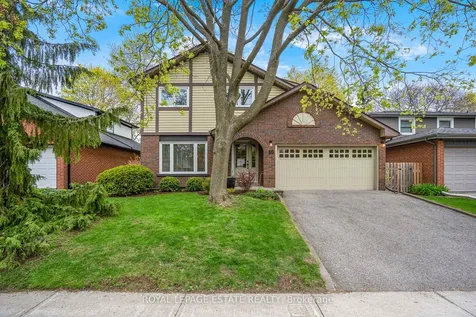 16 Elkwood Drive Toronto ON M1C 2C1