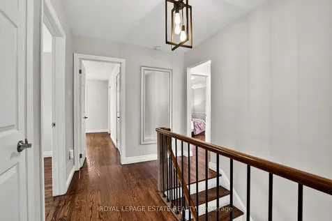 16 Elkwood Drive Toronto ON M1C 2C1