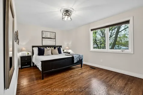 16 Elkwood Drive Toronto ON M1C 2C1