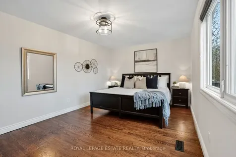 16 Elkwood Drive Toronto ON M1C 2C1