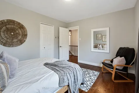 16 Elkwood Drive Toronto ON M1C 2C1