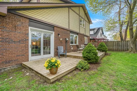 16 Elkwood Drive Toronto ON M1C 2C1