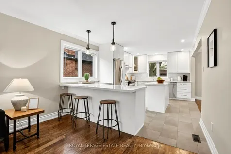 16 Elkwood Drive Toronto ON M1C 2C1
