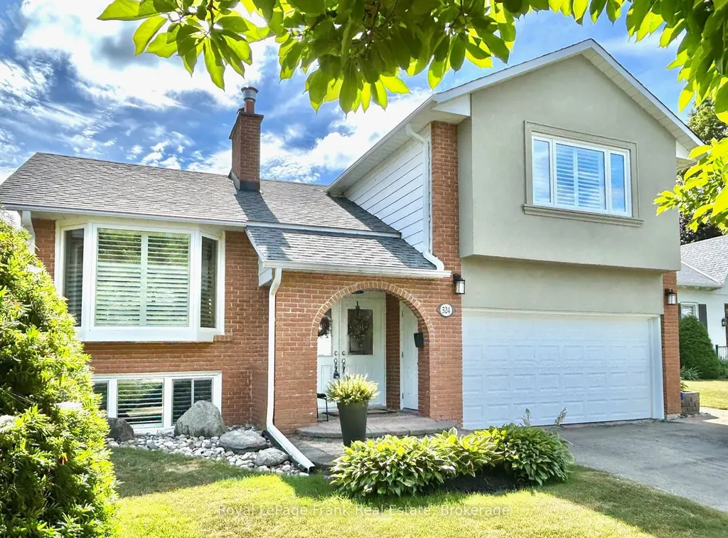 524 Centre Street N Whitby ON L1N 4T6