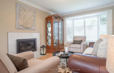 524 Centre Street N Whitby ON L1N 4T6
