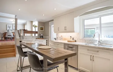 524 Centre Street N Whitby ON L1N 4T6