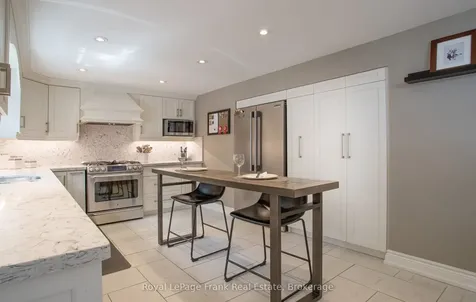 524 Centre Street N Whitby ON L1N 4T6