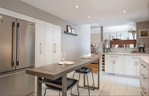 524 Centre Street N Whitby ON L1N 4T6