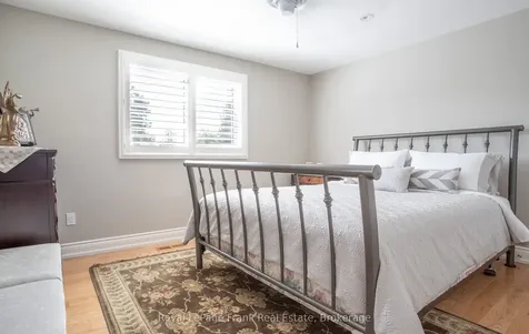 524 Centre Street N Whitby ON L1N 4T6