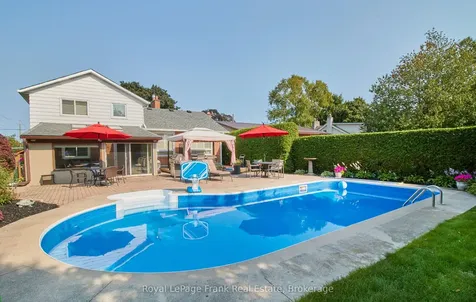 524 Centre Street N Whitby ON L1N 4T6