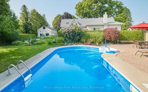 524 Centre Street N Whitby ON L1N 4T6