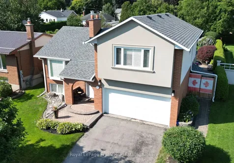 524 Centre Street N Whitby ON L1N 4T6