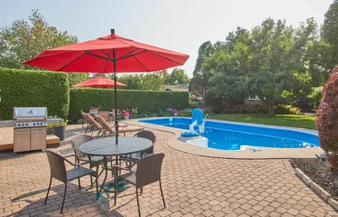 524 Centre Street N Whitby ON L1N 4T6