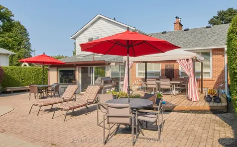 524 Centre Street N Whitby ON L1N 4T6