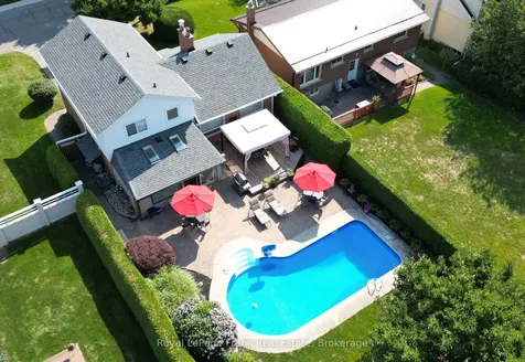 524 Centre Street N Whitby ON L1N 4T6