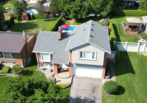 524 Centre Street N Whitby ON L1N 4T6