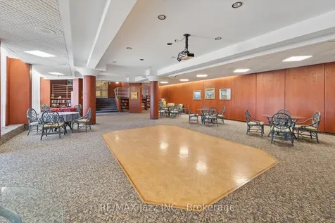 360 Watson Street W Whitby ON L1N 9G2