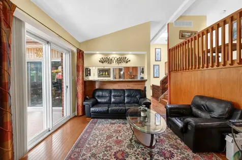 1986 Spruce Hill Road Pickering ON L1V 3N8