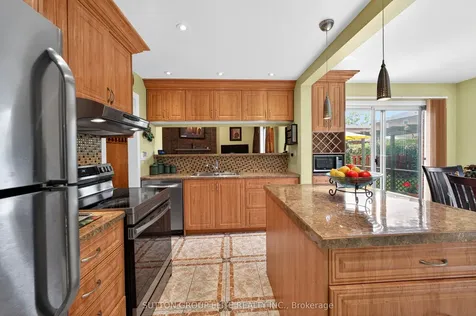 1986 Spruce Hill Road Pickering ON L1V 3N8