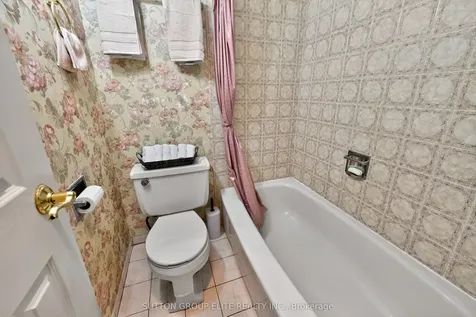 1986 Spruce Hill Road Pickering ON L1V 3N8