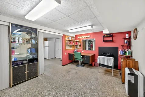 1986 Spruce Hill Road Pickering ON L1V 3N8
