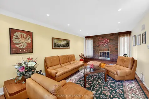 1986 Spruce Hill Road Pickering ON L1V 3N8