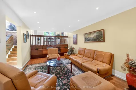 1986 Spruce Hill Road Pickering ON L1V 3N8