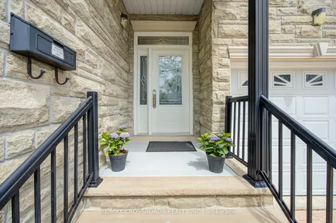 24 Lynn Road Toronto ON M1N 2A4