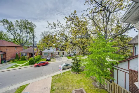 24 Lynn Road Toronto ON M1N 2A4