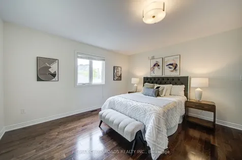24 Lynn Road Toronto ON M1N 2A4