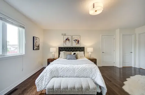 24 Lynn Road Toronto ON M1N 2A4