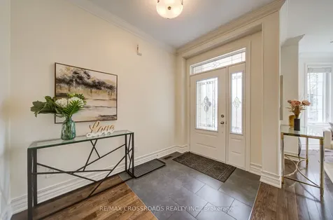 24 Lynn Road Toronto ON M1N 2A4