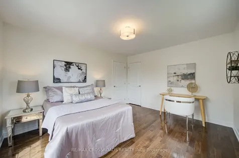 24 Lynn Road Toronto ON M1N 2A4