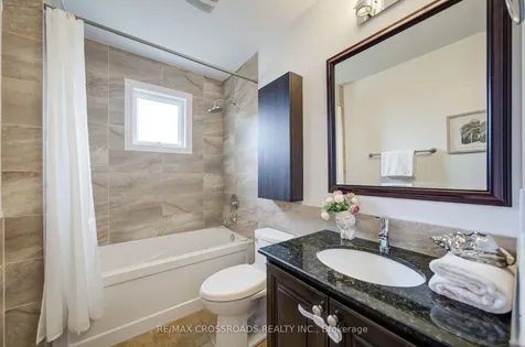 24 Lynn Road Toronto ON M1N 2A4