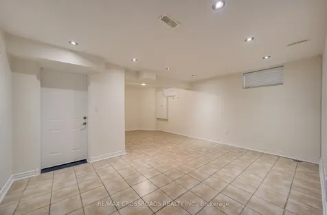 24 Lynn Road Toronto ON M1N 2A4